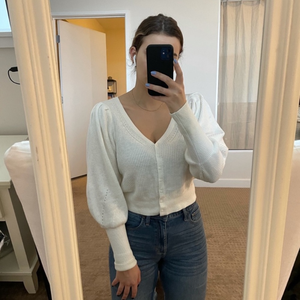 A&F sweater. GUC. No flaws or holes. - Picture 1 of 8